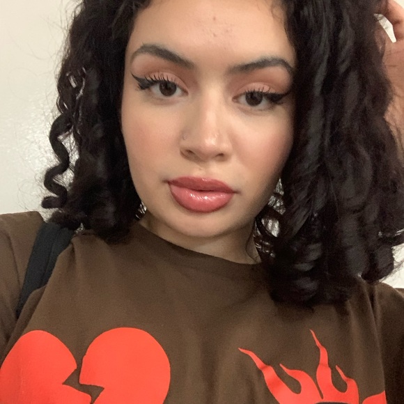 Meet your Posher, Tanya - Picture 3 of 3